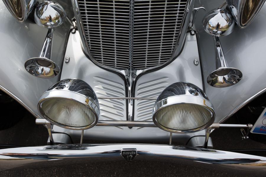 Детали экстерьера Auburn V12 1250 Salon Dual Ratio Convertible 1934 года  (фото 3 из 14)
